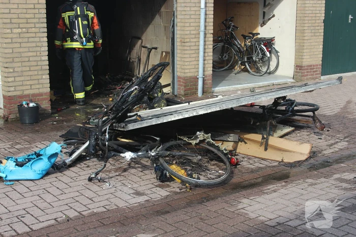 Uitslaande brand in garagebox