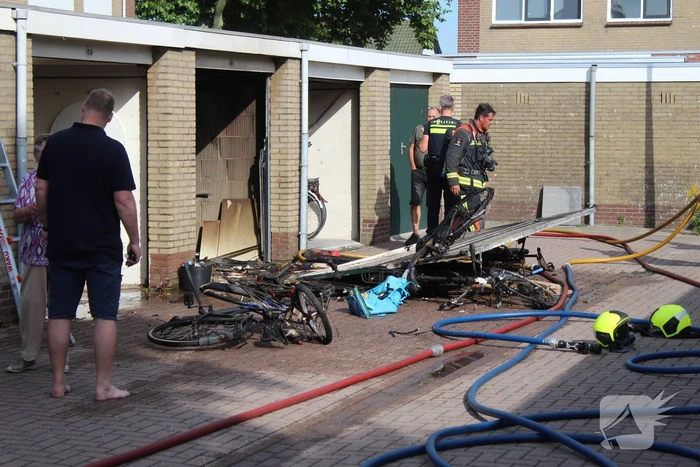Uitslaande brand in garagebox