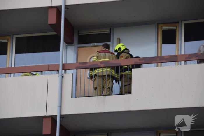 Bewoner sluit zichzelf buiten met eten nog in oven