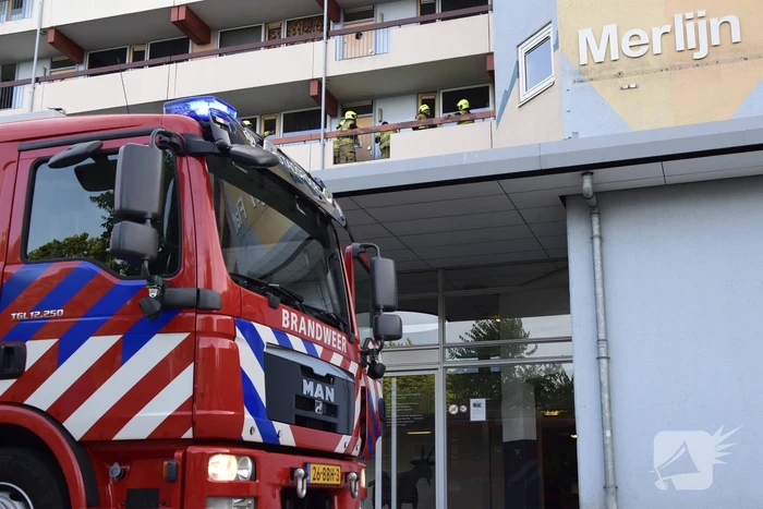 Bewoner sluit zichzelf buiten met eten nog in oven