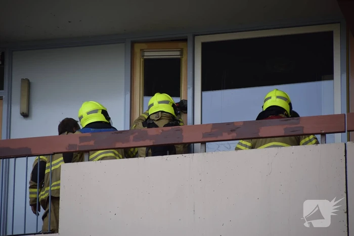 Bewoner sluit zichzelf buiten met eten nog in oven