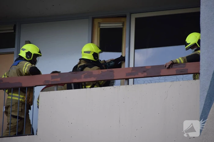 Bewoner sluit zichzelf buiten met eten nog in oven