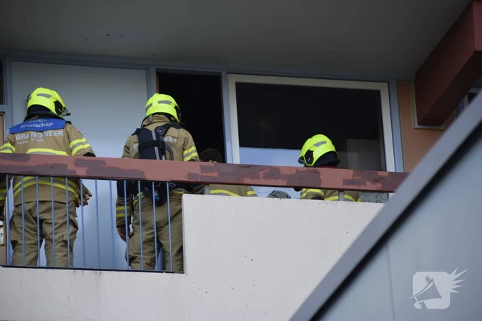 Bewoner sluit zichzelf buiten met eten nog in oven