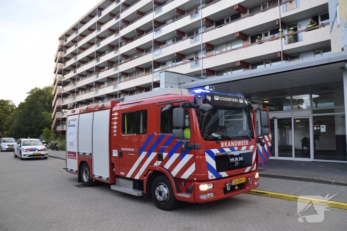 Bewoner sluit zichzelf buiten met eten nog in oven