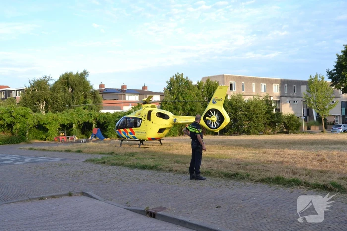 Traumahelikopter landt in woonwijk