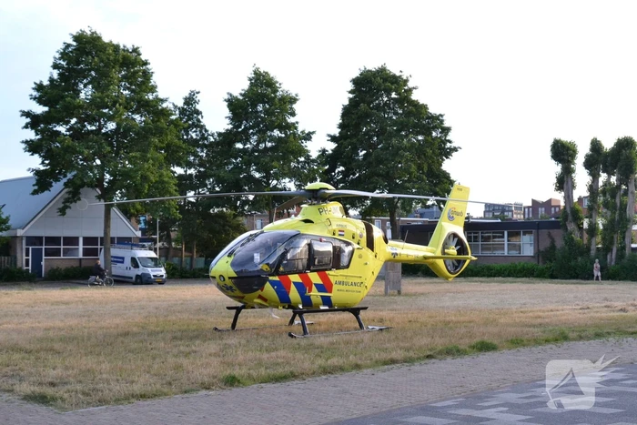 Traumahelikopter landt in woonwijk