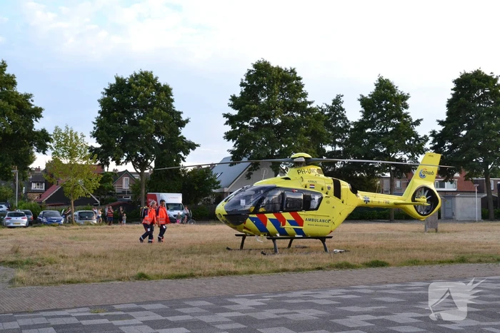 Traumahelikopter landt in woonwijk