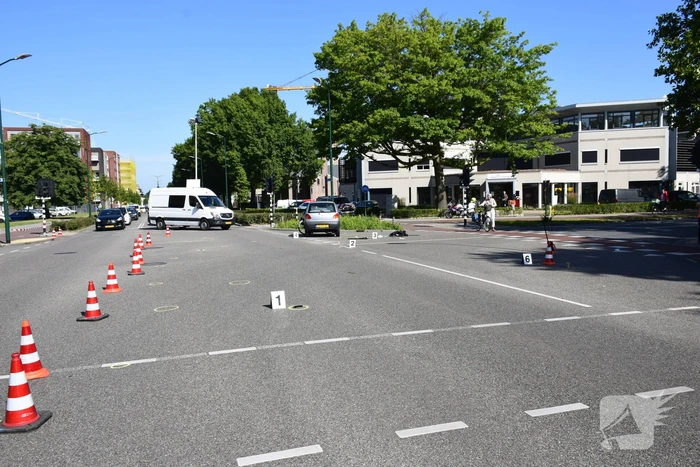 Fietser zwaargewond bij aanrijding met auto