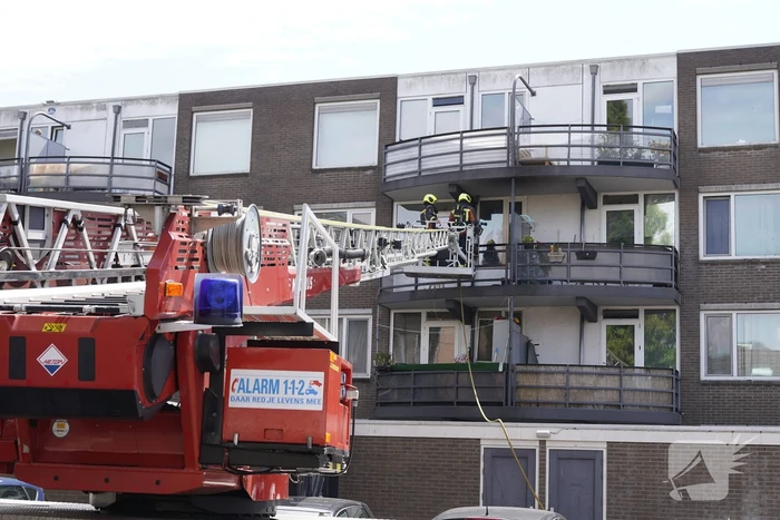 Flinke brand op balkon van appartement