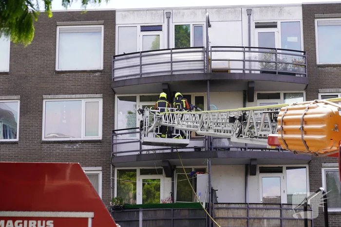 Flinke brand op balkon van appartement