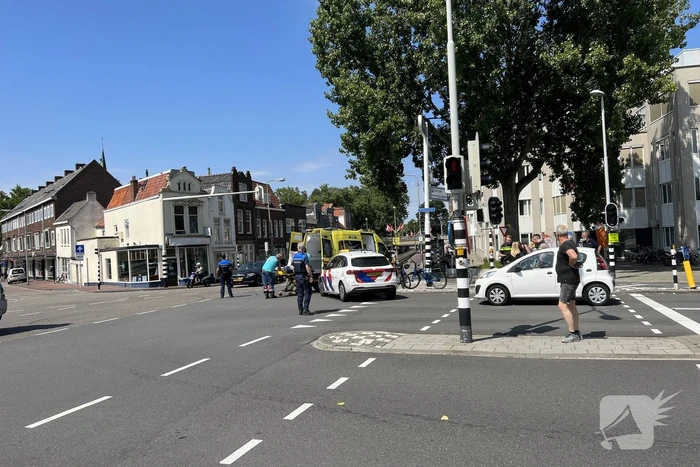 Fietser gewond bij aanrijding op kruising