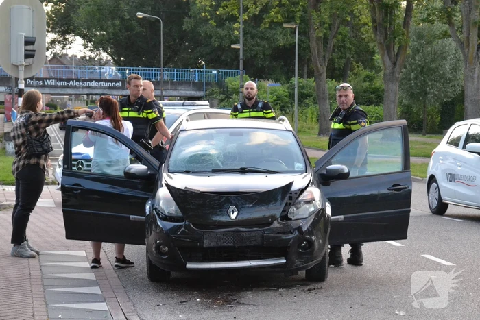 Schade na ongeval op kruising