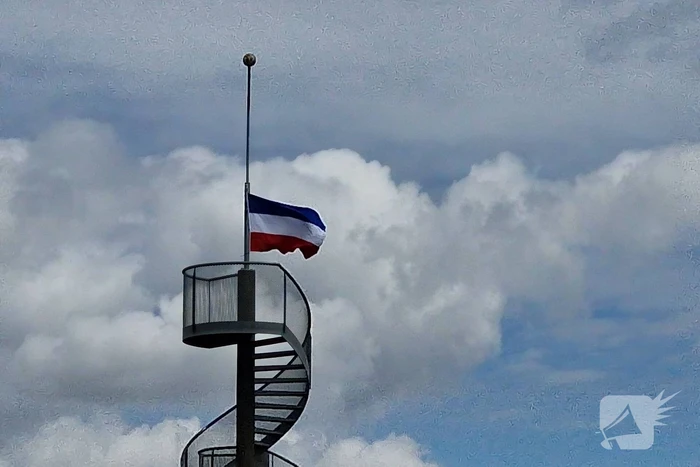 Omgekeerde vlaggen demonstratie Lelystad airport