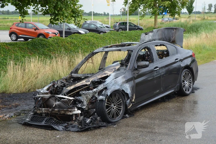 BMW volledig uitgebrand