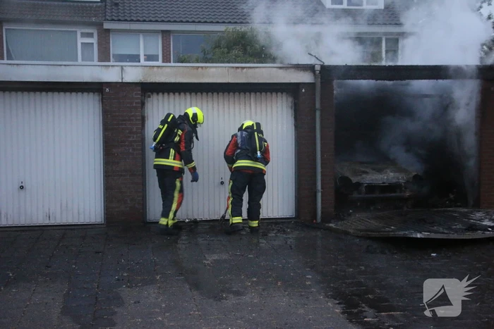 Flinke brand in meerdere garageboxen