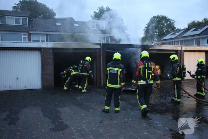 Flinke brand in meerdere garageboxen