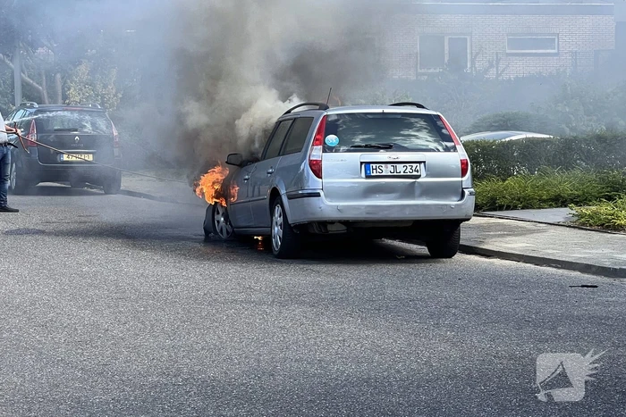 Auto verwoest vanwege brand