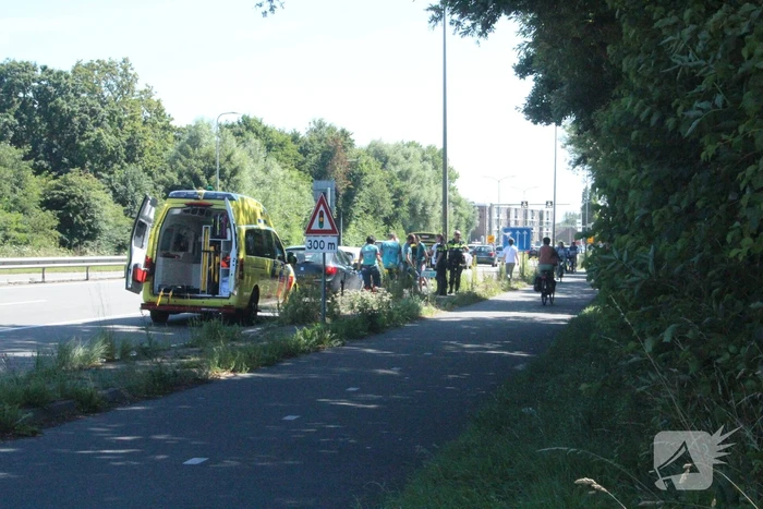 Vrouw onwel in personenauto