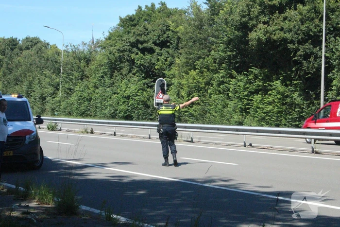 Vrouw onwel in personenauto