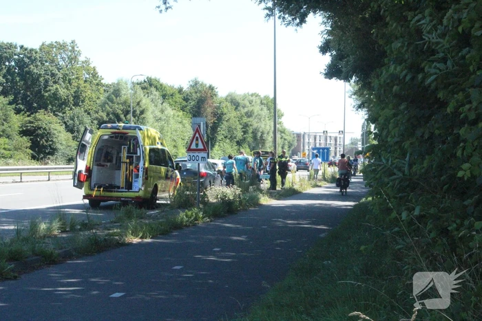 Vrouw onwel in personenauto