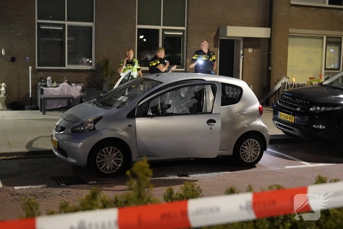 Gewonde bij schietpartij vanuit auto in woonwijk