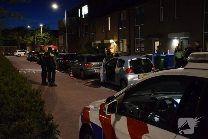 Gewonde bij schietpartij vanuit auto in woonwijk
