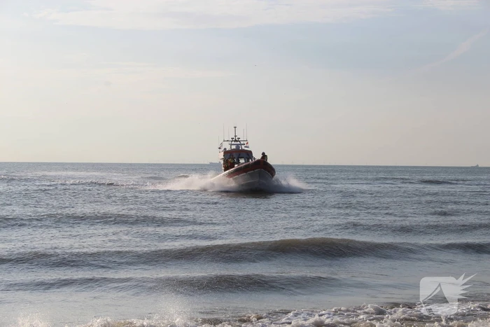 Twee kanoërs teruggevonden op zee