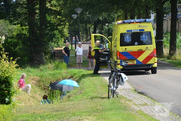 Fietsster gewond na val in greppel