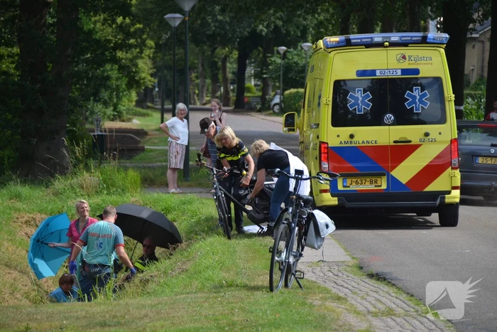 Fietsster gewond na val in greppel