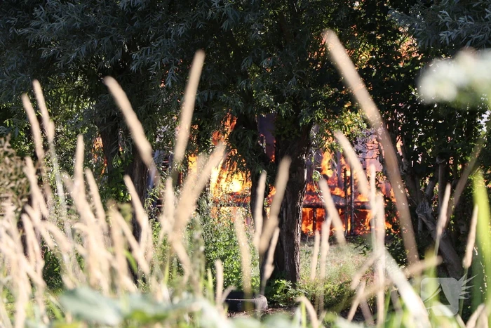 Uitslaande brand in caravan