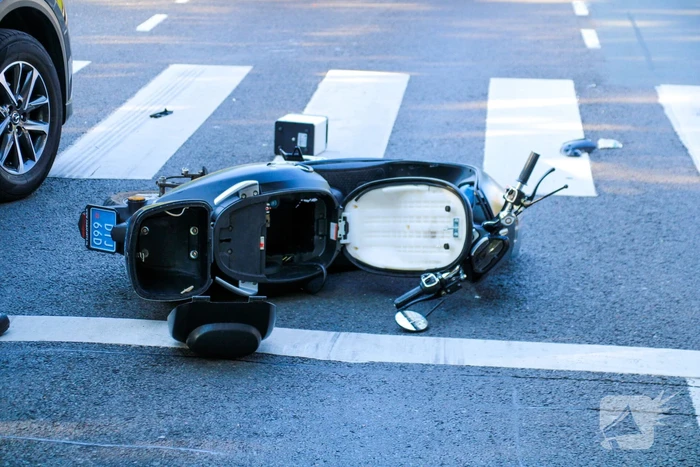 Bestuurder scooter gewond bij aanrijding met auto