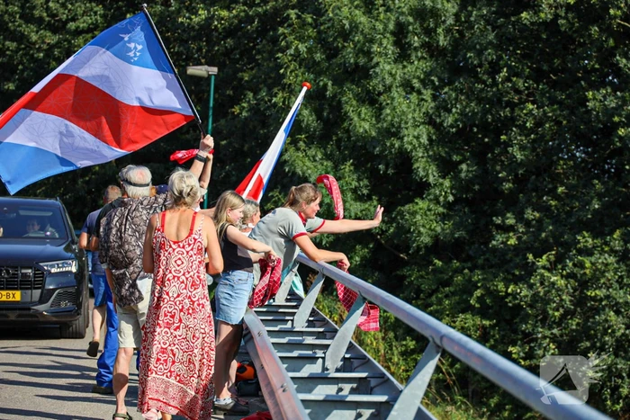 Boeren demonstratie op viaduct snelweg