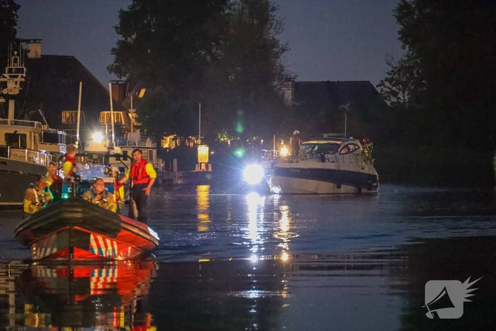 Brand aan boord van motorboot op Gooimeer