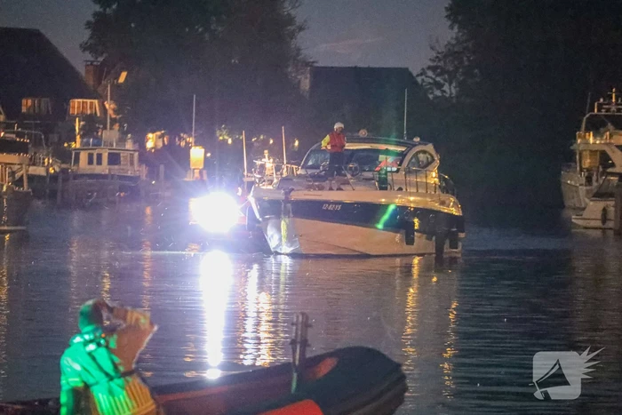 Brand aan boord van motorboot op Gooimeer