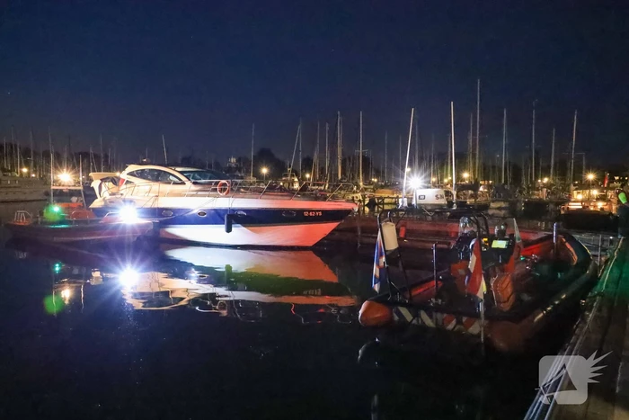 Brand aan boord van motorboot op Gooimeer