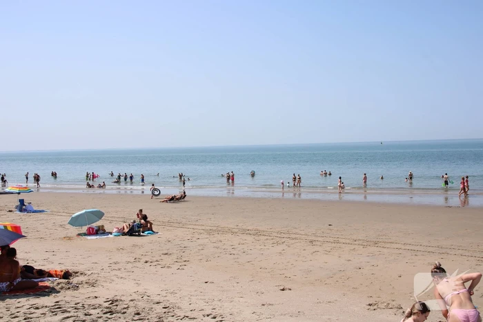Drukte op het Maasvlaktestrand