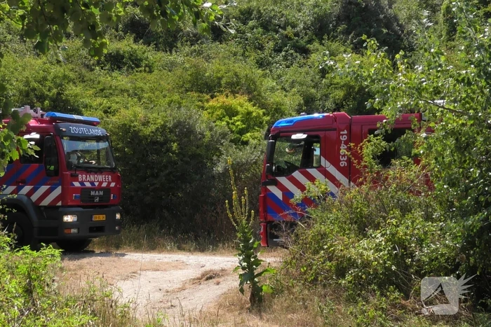 Brand op wandelpad in natuurgebied snel gedoofd