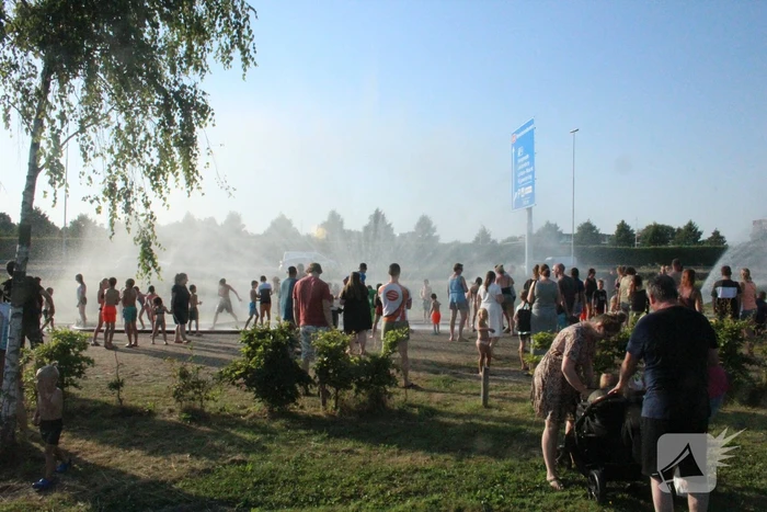 Brandweerkorps zorgt voor waterfestijn