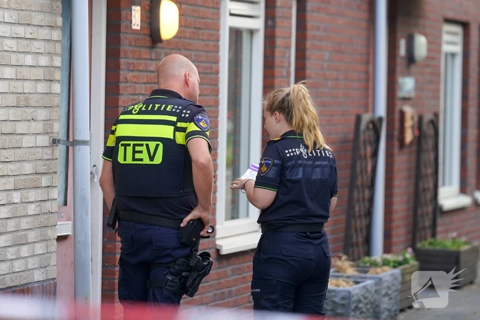 Explosief ontploft bij voordeur van woning
