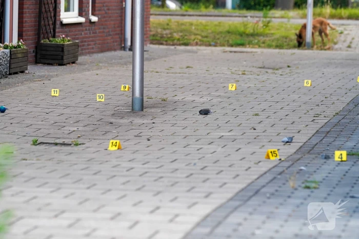 Explosief ontploft bij voordeur van woning