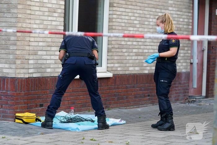 Explosief ontploft bij voordeur van woning