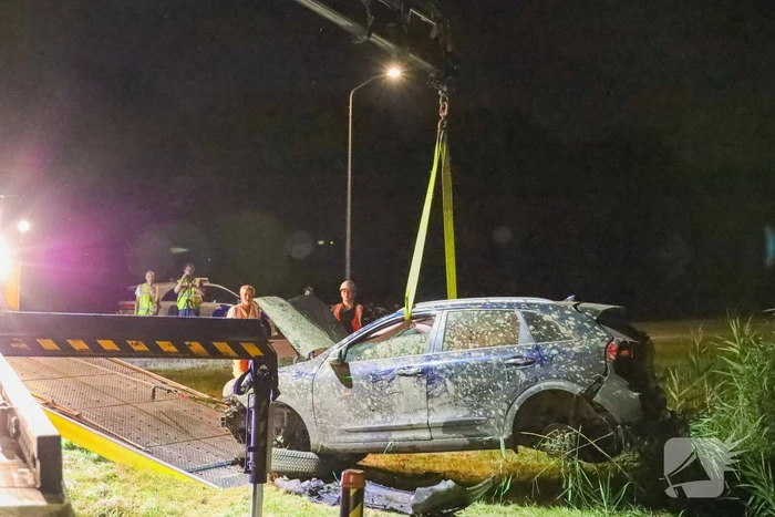 Auto raakt te water