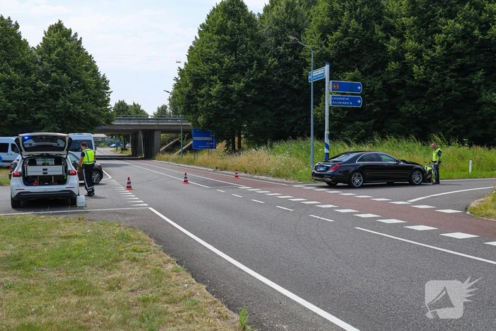 Wielrenner gewond bij aanrijding met taxi