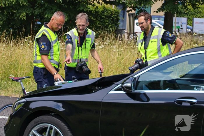 Wielrenner gewond bij aanrijding met taxi
