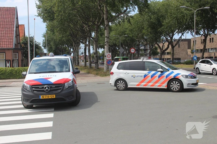 Vrouw op scooter gewond bij botsing met auto