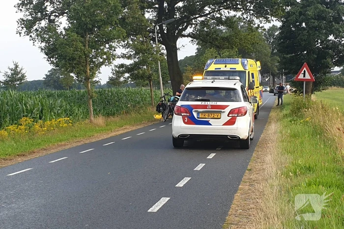 Fietser aangereden door personenauto
