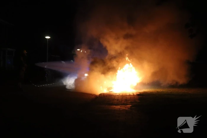 Auto verwoest vanwege brand