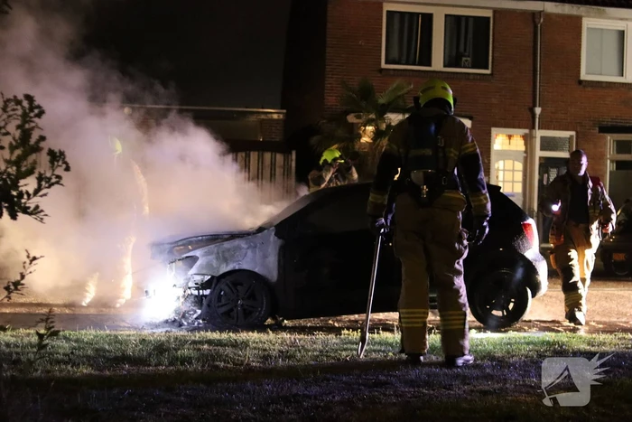 Auto verwoest vanwege brand