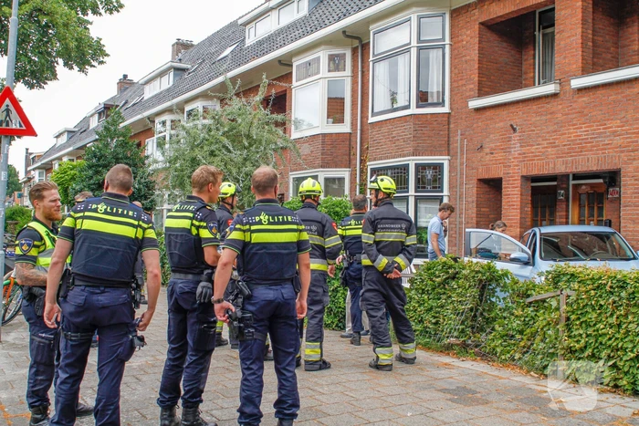 Automobiliste belandt in voortuin van woning