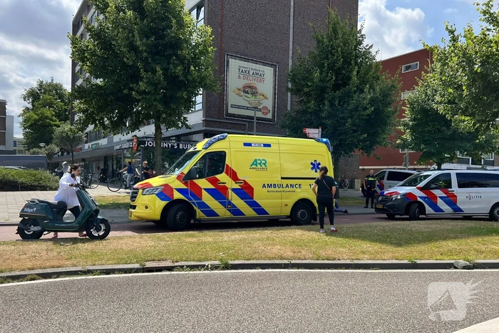 Scootmobiel aangereden door auto